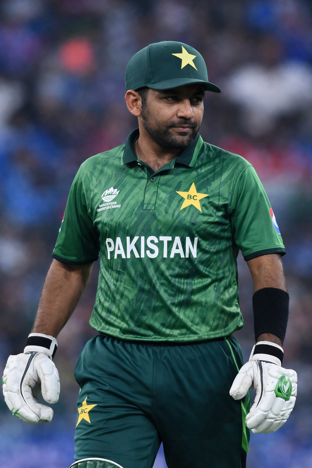 Sarfaraz Ahmed wearing Pakistan cricket team jersey during an international match